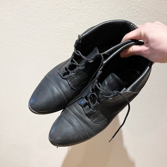 Black Leather Lace-Up Ankle Boots - Women's Size 9 - Picture 4 of 16